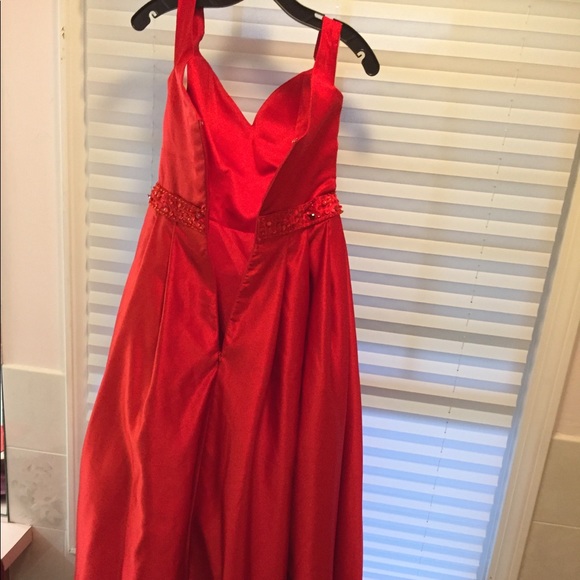 Red Off Shoulder Beaded Belt Prom Dress W/POCKETS - Picture 7 of 8